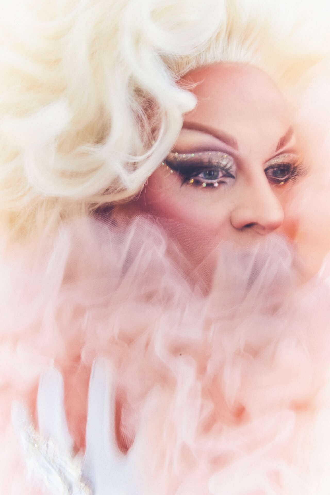 Drag Italia, il libro tributo a un mondo che continua a sfidare e ridefinire i confini dell’arte e dell’identità - LME 7219 1 bis - Gay.it