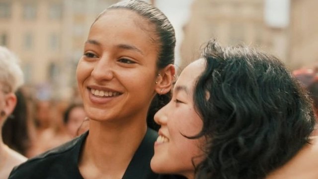 La Petite Dernière vince la Queer Palm 2025, alla scoperta del film con protagonista lesbica e musulmana - La Petite Derniere 1 - Gay.it
