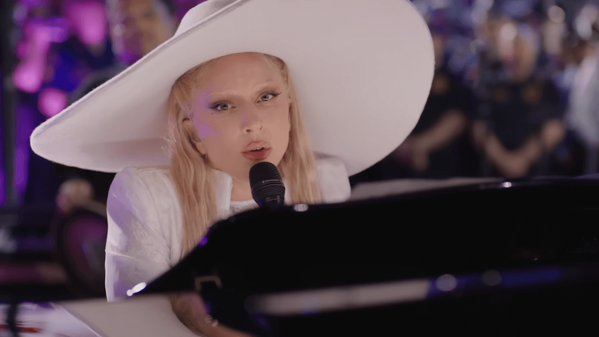 Lady Gaga ha vinto il suo primo Emmy e punta l’EGOT. Il prossimo passo sarà un musical teatrale?