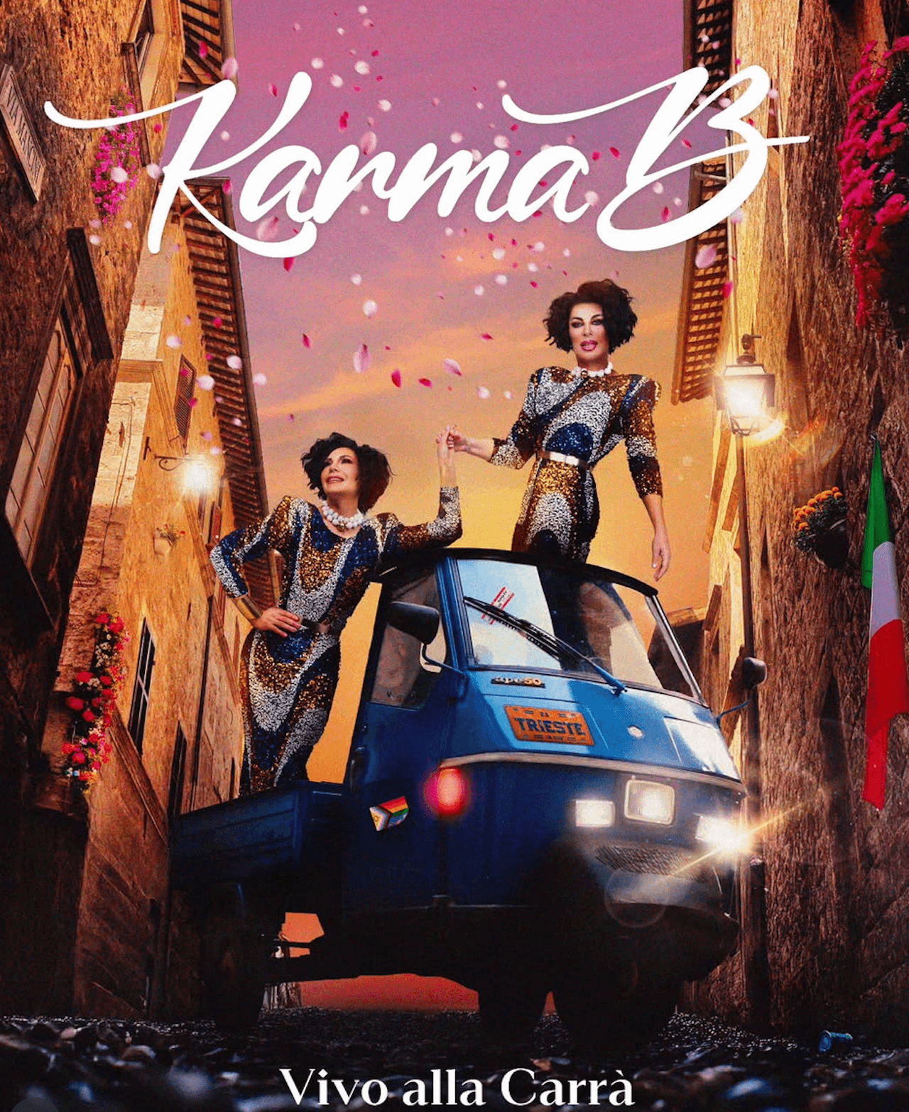 "Vivo alla Carrà", le Karma B celebrano Raffaella: "Per colei che ci ha insegnato a non chiedere mai il permesso per essere felici" (VIDEO) - Le Karma B e Raffaella Vivo alla Carra - Gay.it