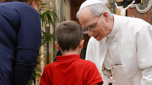 Papa Leone XIV nel suo primo discorso ufficiale ha tenuto a sottolineare che la famiglia è una: quella tra uomo e donna.