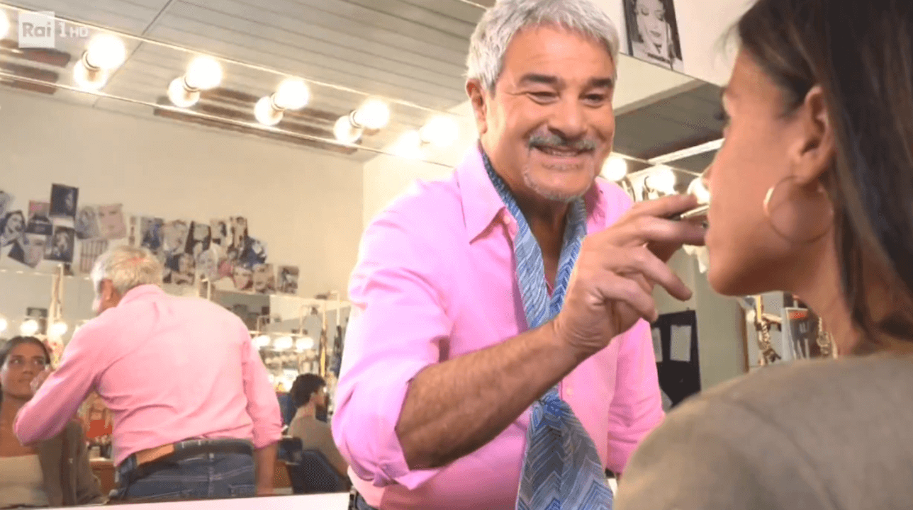 Pino Insegno e il gratuito stereotipo del truccatore effeminato nello spot di Reazione a Catena (VIDEO) - Pino Insegno nello spot di Reazione a Catena 2 - Gay.it