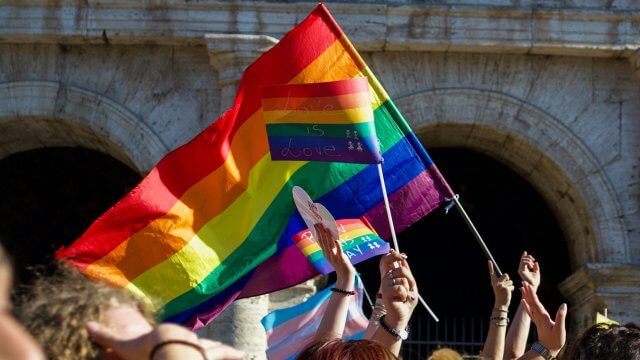 Pride 2025 - In Italia le aziende stanno ritirando i budget destinati al supporto finanziario ai Pride?