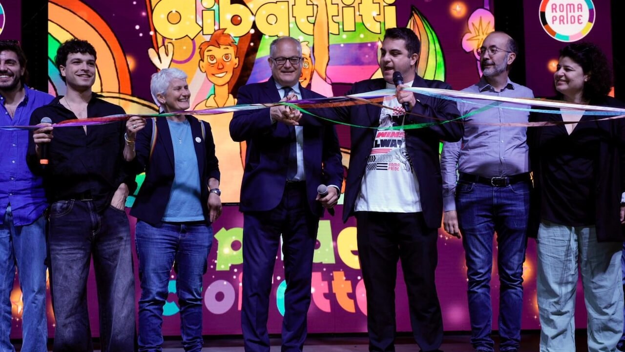 Roma Pride 2025, Leo Gassman e il sindaco Gualtieri inaugurano la Pride Croisette: “W l’amore in ogni sua forma” (VIDEO)
