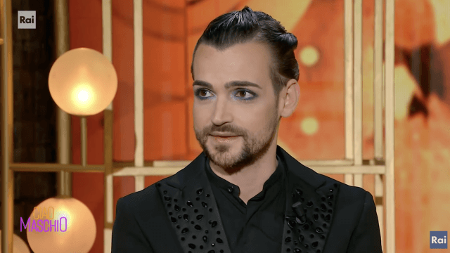Valerio Scanu tra coming out e litigio con Maria De FIlippi. "Non la vedo da 10 anni. Mi dispiace" (VIDEO) - Valerio Scanu tra coming out e il litigio con Maria De FIlippi - Gay.it