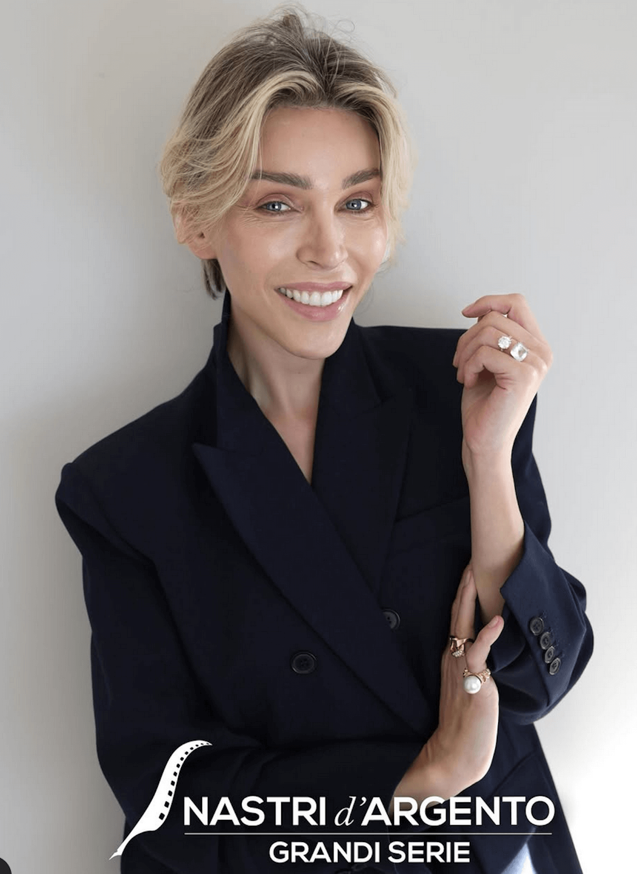 Vittoria Schisano: "Sposo Donato e sogno Sanremo. Se hanno fatto scendere le scale a Malgioglio..." - Vittoria Schisano icona del 2025 ai Nastri dArgento - Gay.it