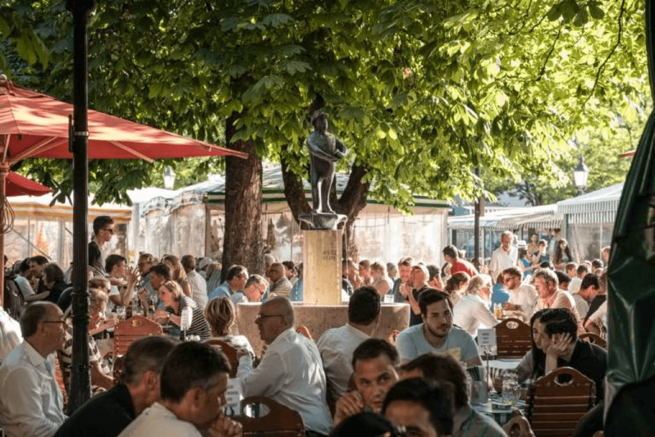 Birreria all'aperto al Viktualienmarkt