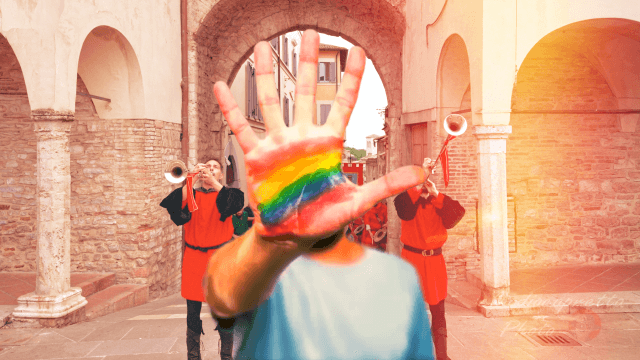 Insulti omofobi durante il Calendimaggio di Assisi