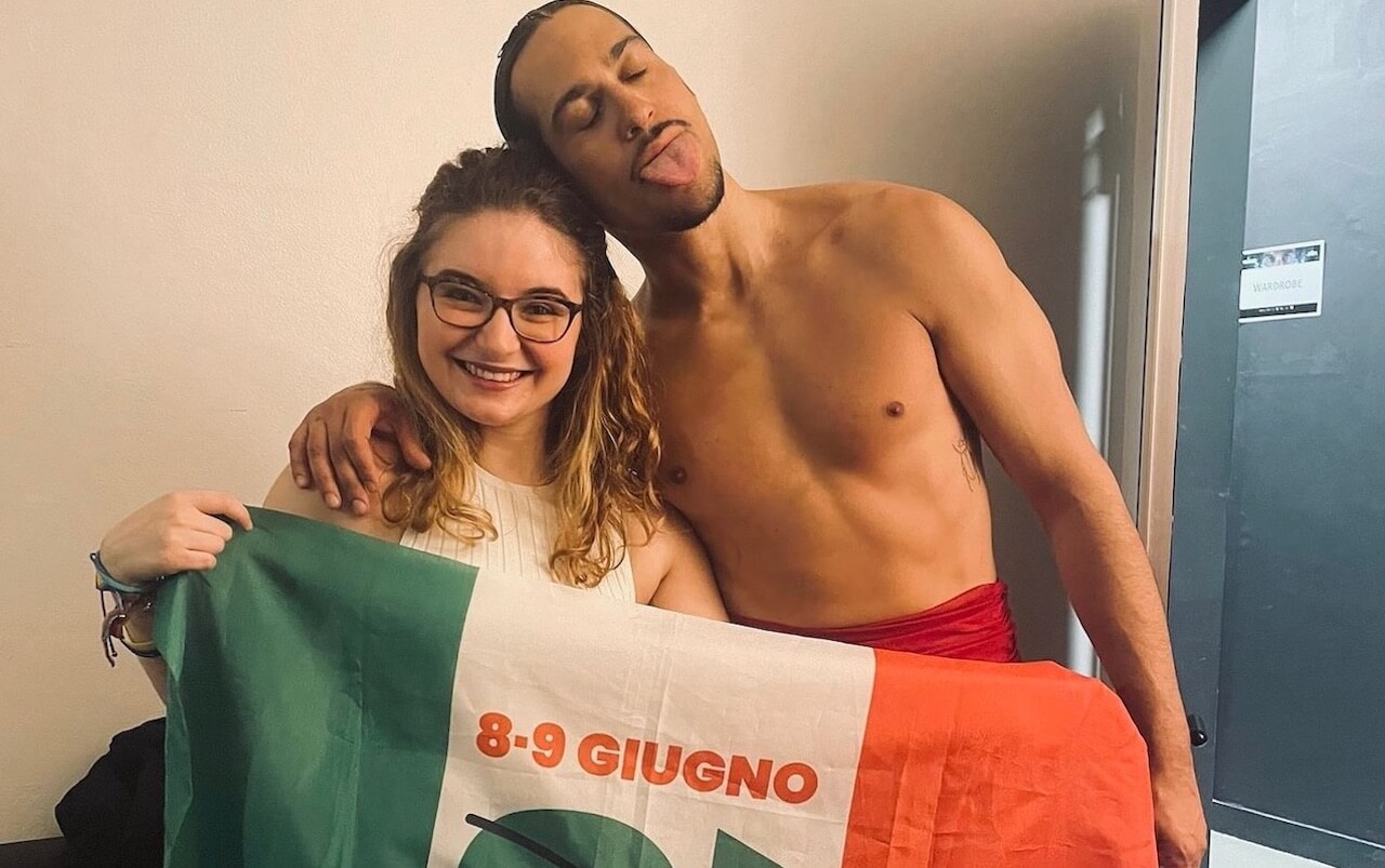 Mahmood sostiene il referendum sulla cittadinanza dell’8 e 9 giugno: il precedente appello di Mengoni