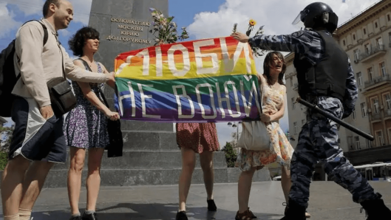 Storie di resistenza queer nella Russia di Putin raccolte da All Out