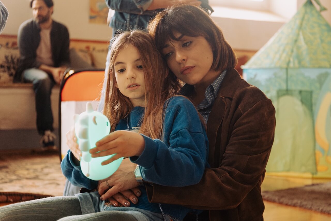 Unicorni di Michela Andreozzi, genitori e figli tra dubbi, paure, pregiudizi e le mille sfumature dell'arcobaleno - 16042025 074A6926 Migliorato NR - Gay.it