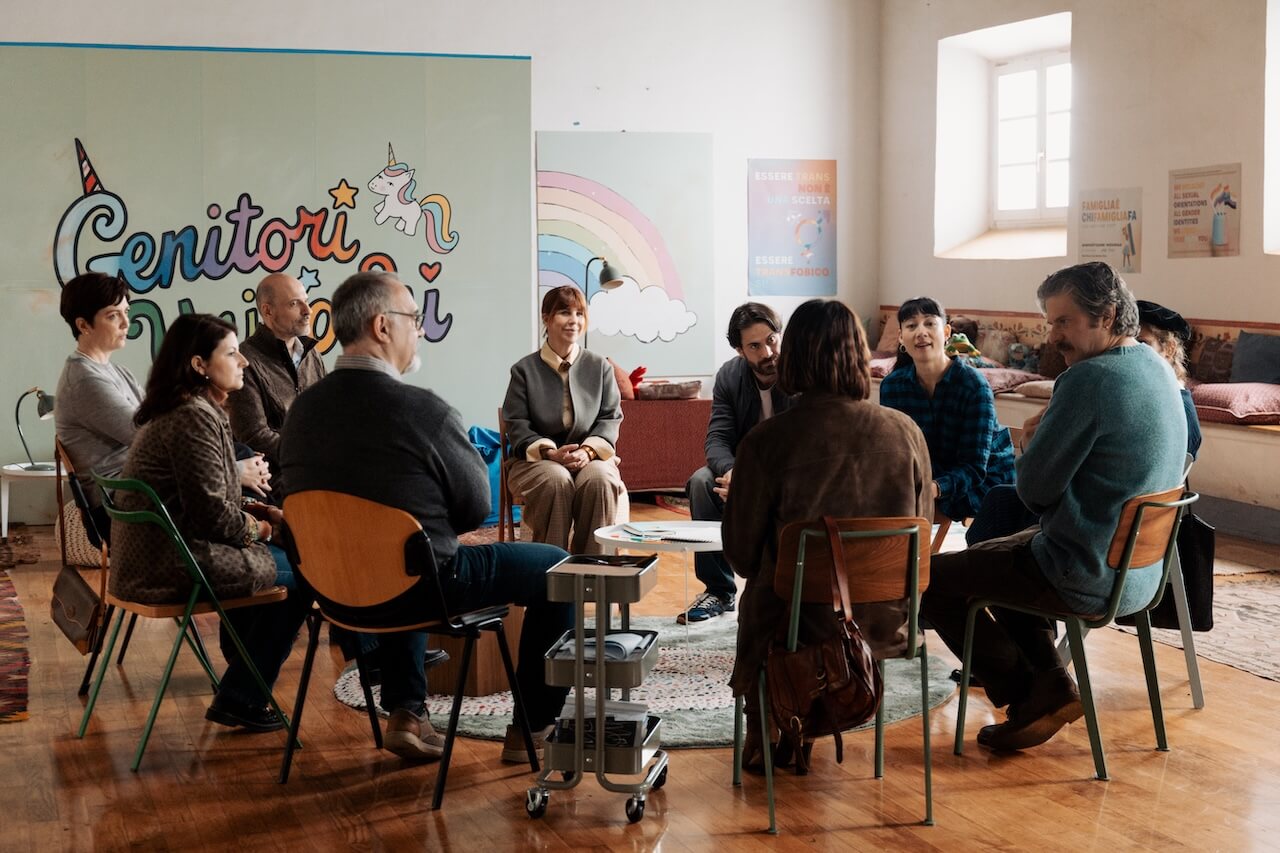 Unicorni di Michela Andreozzi, genitori e figli tra dubbi, paure, pregiudizi e le mille sfumature dell'arcobaleno - 17042025 074A8639 Migliorato NR - Gay.it