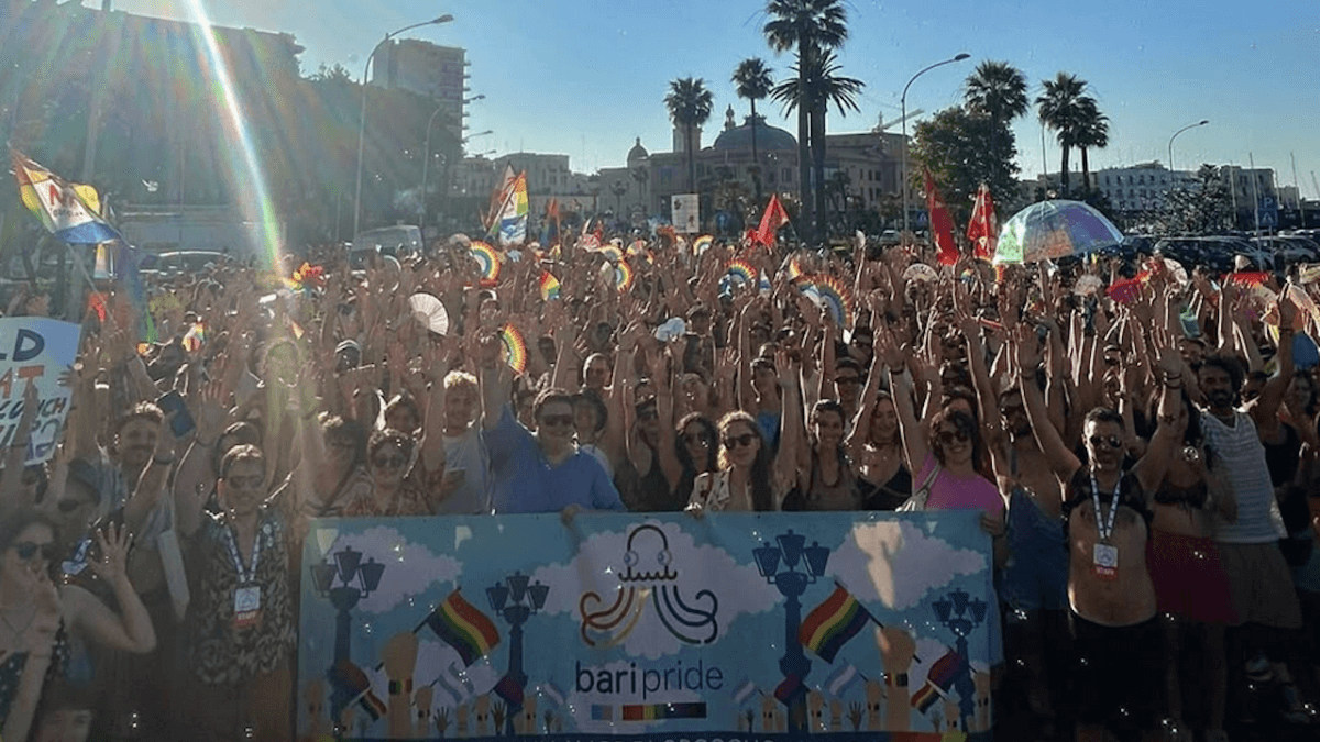 Bari Pride 2025, Lega e FDI chiedono il ritiro del patrocinio: “Non è idoneo”. E il sindaco parteciperà con la fascia rainbow