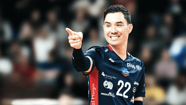 Erik Shoji, il pallavolista capitano della nazionale USA fa coming out: "Sono queer, è liberatorio poterlo dire" (VIDEO) - Erik Shoji - Gay.it