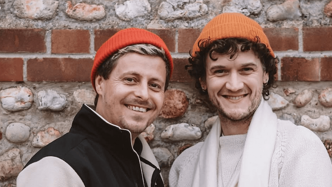 Jamie Meek e Fiongal Greenlaw, l'ultimo saluto social della coppia prima dello schianto del volo Air India 171 (VIDEO) - Jamie Meek and Fiongal Greenlaw - Gay.it