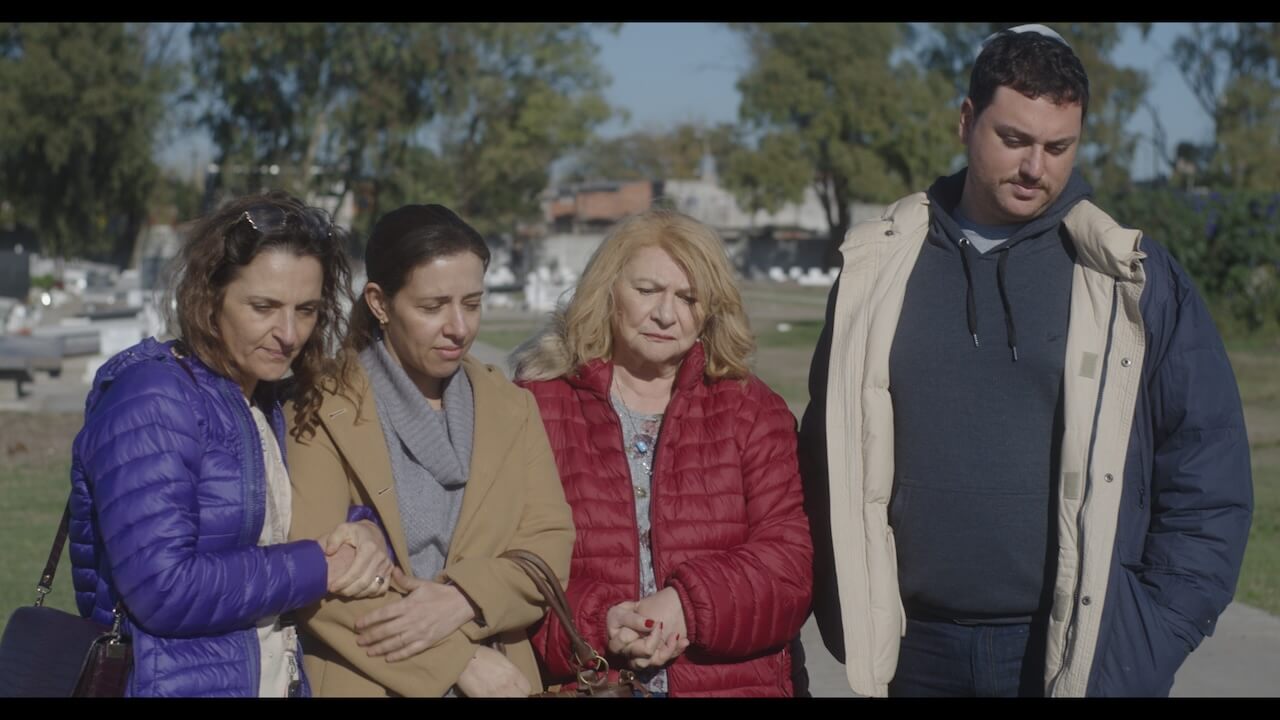 "La domenica muoiono più persone", al Cinema la tragicommedia queer di Iair Said - LA DOMENICA MUOIONO PERSONE - Gay.it