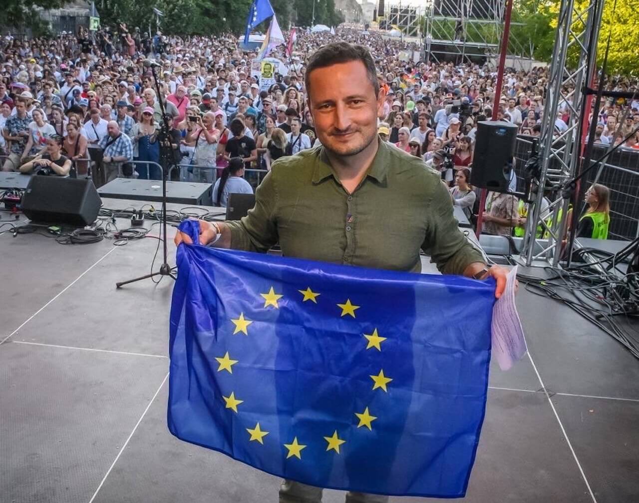 Budapest Pride, la fine di Orbán che attacca: "Spettacolo ripugnante e vergognoso". La destra italiana lo segue - Nicolae Stefanuta - Gay.it