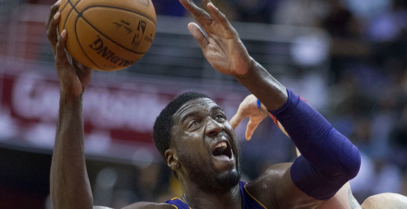 NBA, negli ultimi 14 anni questi 9 cestisti hanno pagato 616.000 dollari di multe per insulti omofobi - Roy Hibbert with Lakers 2 cropped - Gay.it