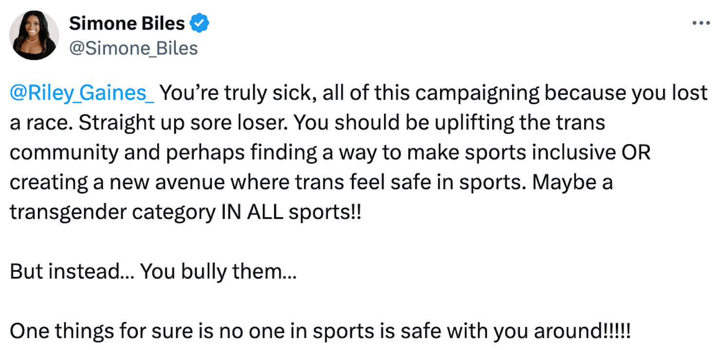 Simone Biles, la leggendaria ginnasta in difesa delle atlete trans stronca Riley Gaines - Simone Biles la leggendaria ginnasta in difesa delle atlete trans stronca Riley Gaines 3 - Gay.it