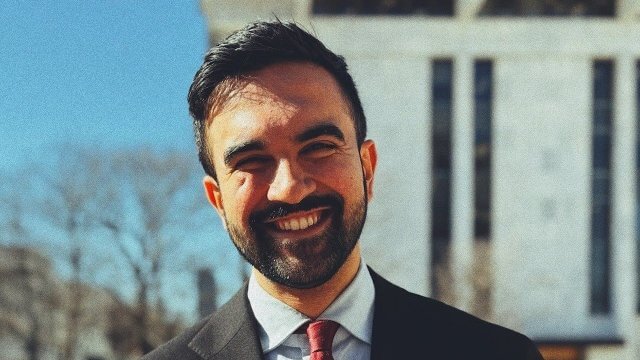 Zohran Mamdani, il candidato sindaco di New York che promette di "ampliare e proteggere" l'assistenza sanitaria per le persone trans - Zahron Mamdani - Gay.it