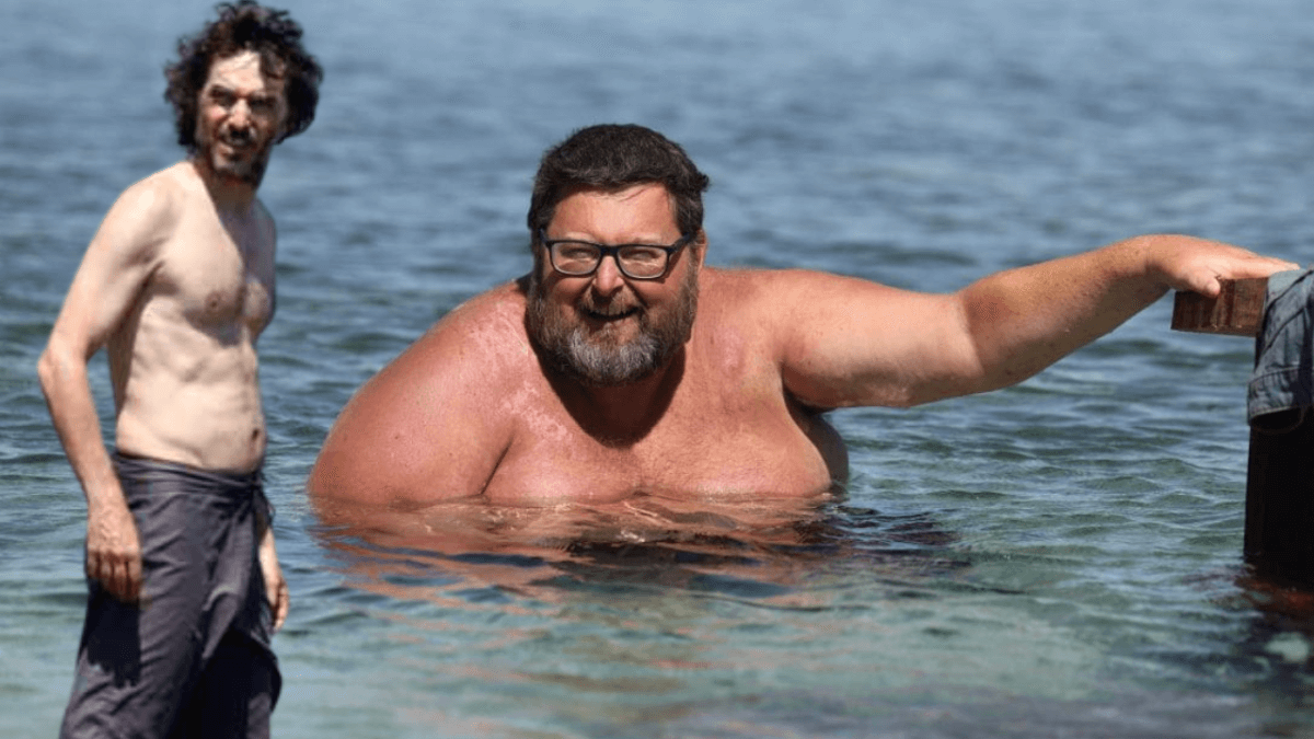 Isola dei Famosi 2025, Cruciani “soccorre” Adinolfi: la data della finale, quante puntate mancano