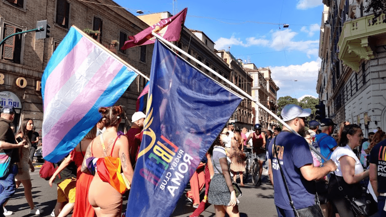 Donna transgender aggredita in metro dopo il Roma Pride 2025