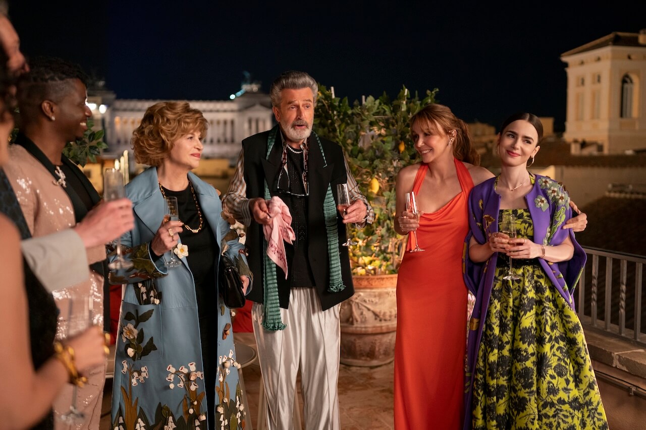Emily in Paris 5, Rupert Everett denuncia: "Mi hanno appena licenziato" - EIP 410 Unit 01251R - Gay.it
