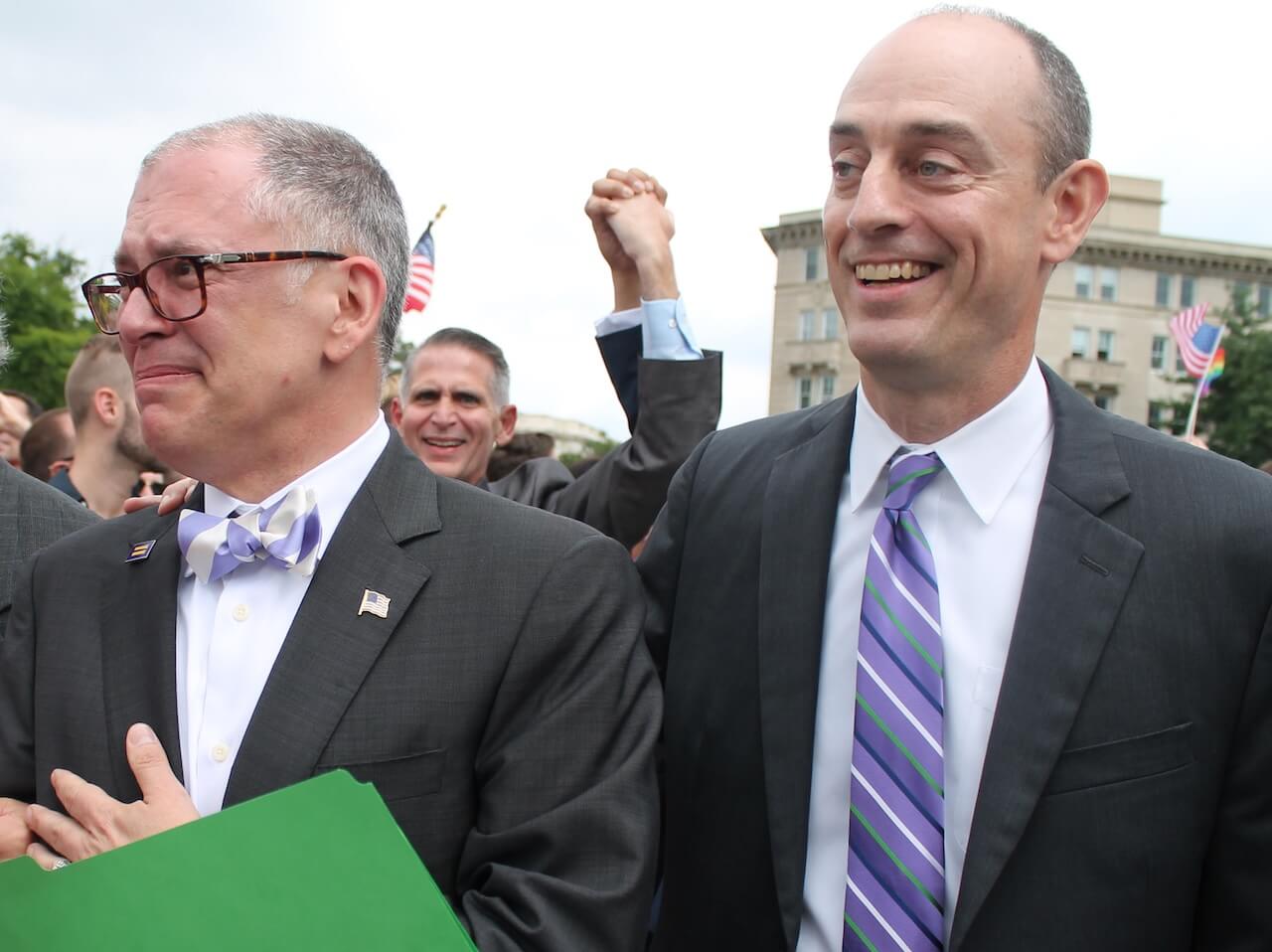 Jim Obergefell teme che il matrimonio egualitario negli USA venga "cancellato. Dobbiamo lottare" - James Obergefell and his lawyer - Gay.it