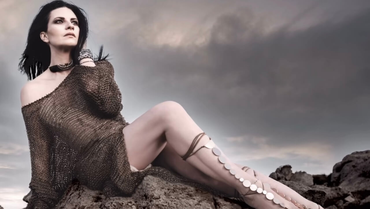 Laura Pausini conduce Sanremo 2026 con Carlo Conti? Spunta un veto molto particolare: ecco come stanno le cose - Laura Pausini - Gay.it