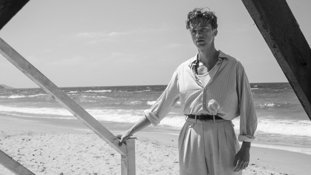 Lo Straniero, Francois Ozon riadatta Albert Camus. Benjamin Voisin come Marcello Mastroianni
