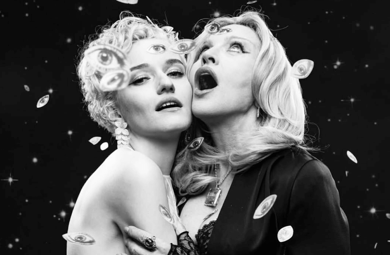 Julia Garner conferma che il biopic su Madonna "dovrebbe realizzarsi" - Madonna e Julia Garner 1 - Gay.it