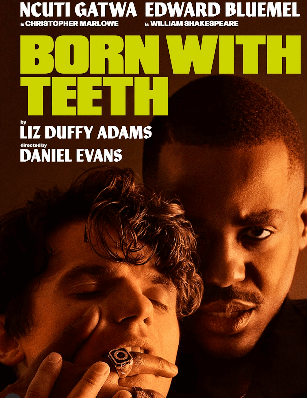 Born With Teeth, Ncuti Gatwa ed Edward Bluemel sono Christopher Marlowe e William Shakespeare innamorati - Ncuti Gatwa e Edward Bluemel sono Christopher Marlowe e William Shakespeare innamorati in Born With Teeth 1 - Gay.it