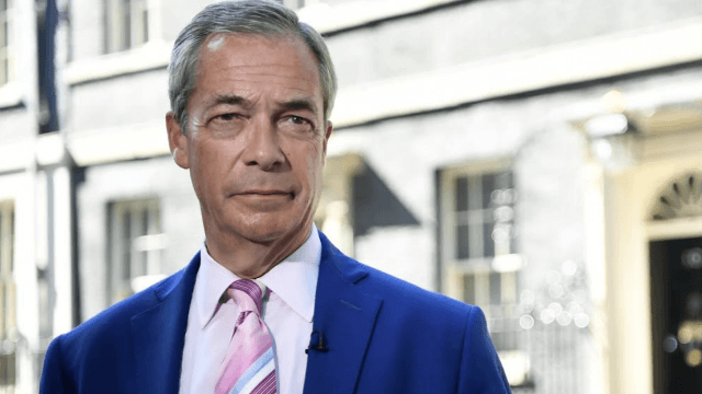 Nigel Farage vola nei sondaggi inglesi e attacca: "Sbagliato il matrimonio egualitario" - Nigel Farage cover - Gay.it