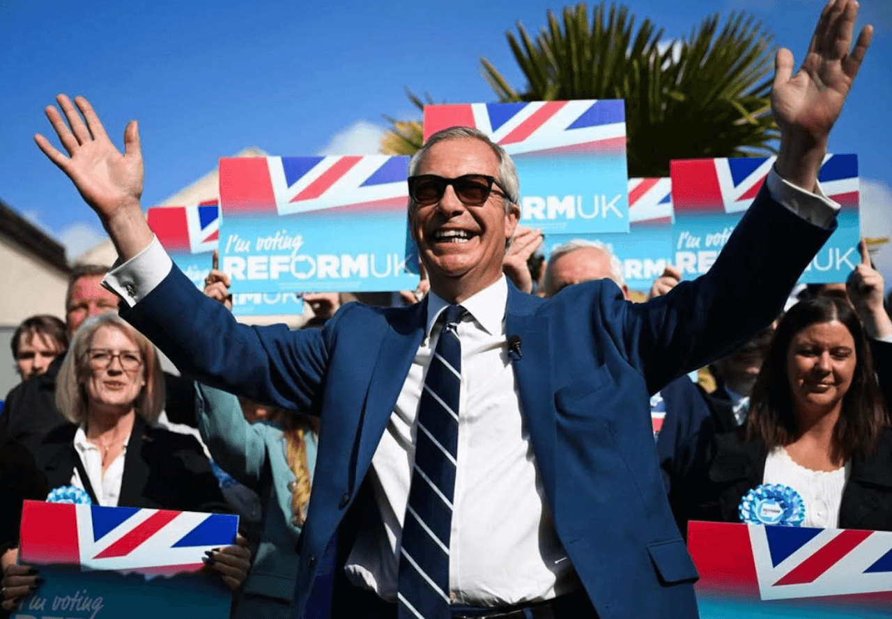 Nigel Farage vola nei sondaggi inglesi e attacca: "Sbagliato il matrimonio egualitario" - Nigel Farage - Gay.it