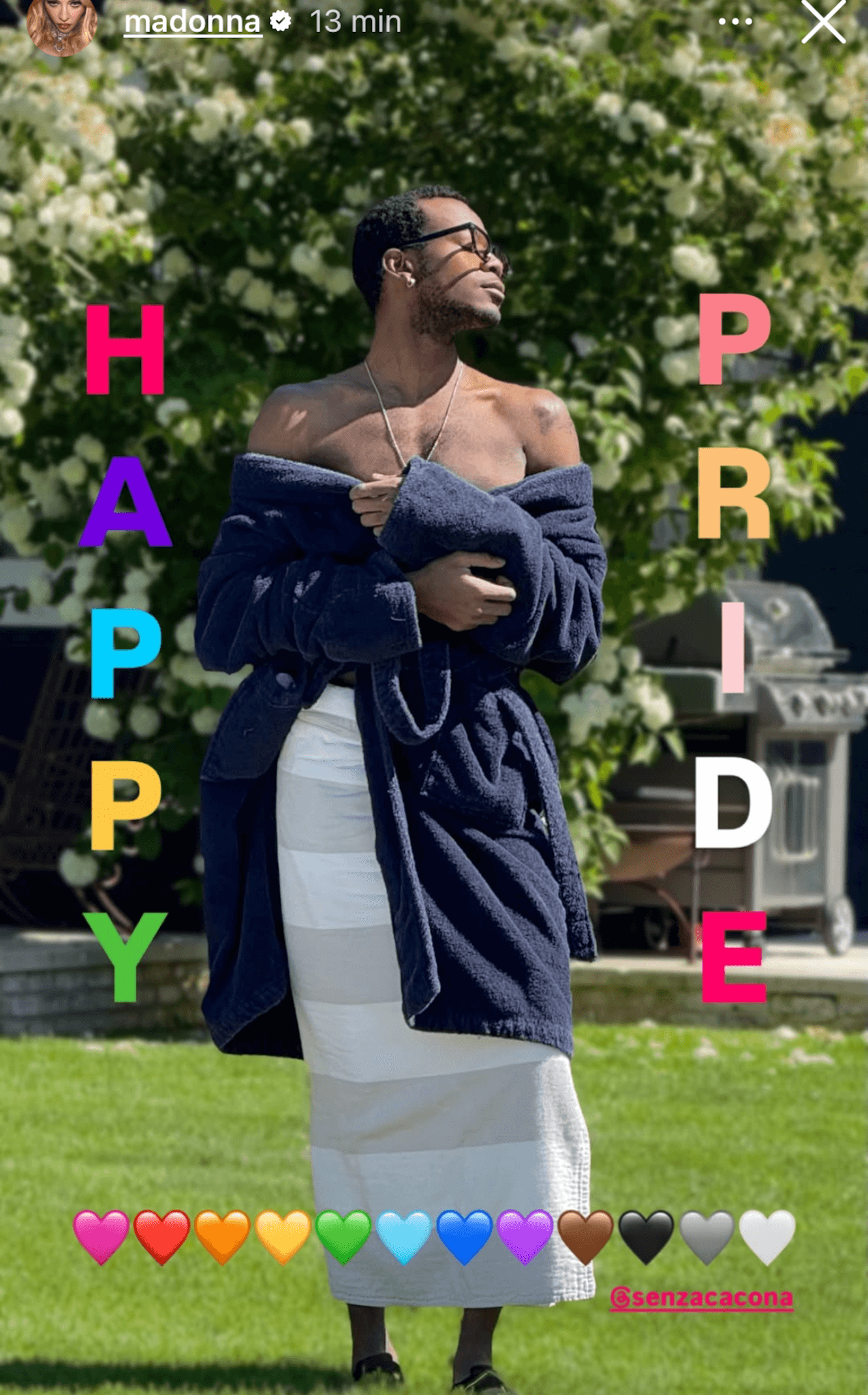 Madonna celebra il suo amore e sostegno alla comunità queer insieme alla famiglia (FOTO) - Pride Madonna David Banda Mwale Ciccone Ritchie - Gay.it