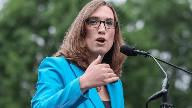 Sarah McBride critica movimento trans New York Times