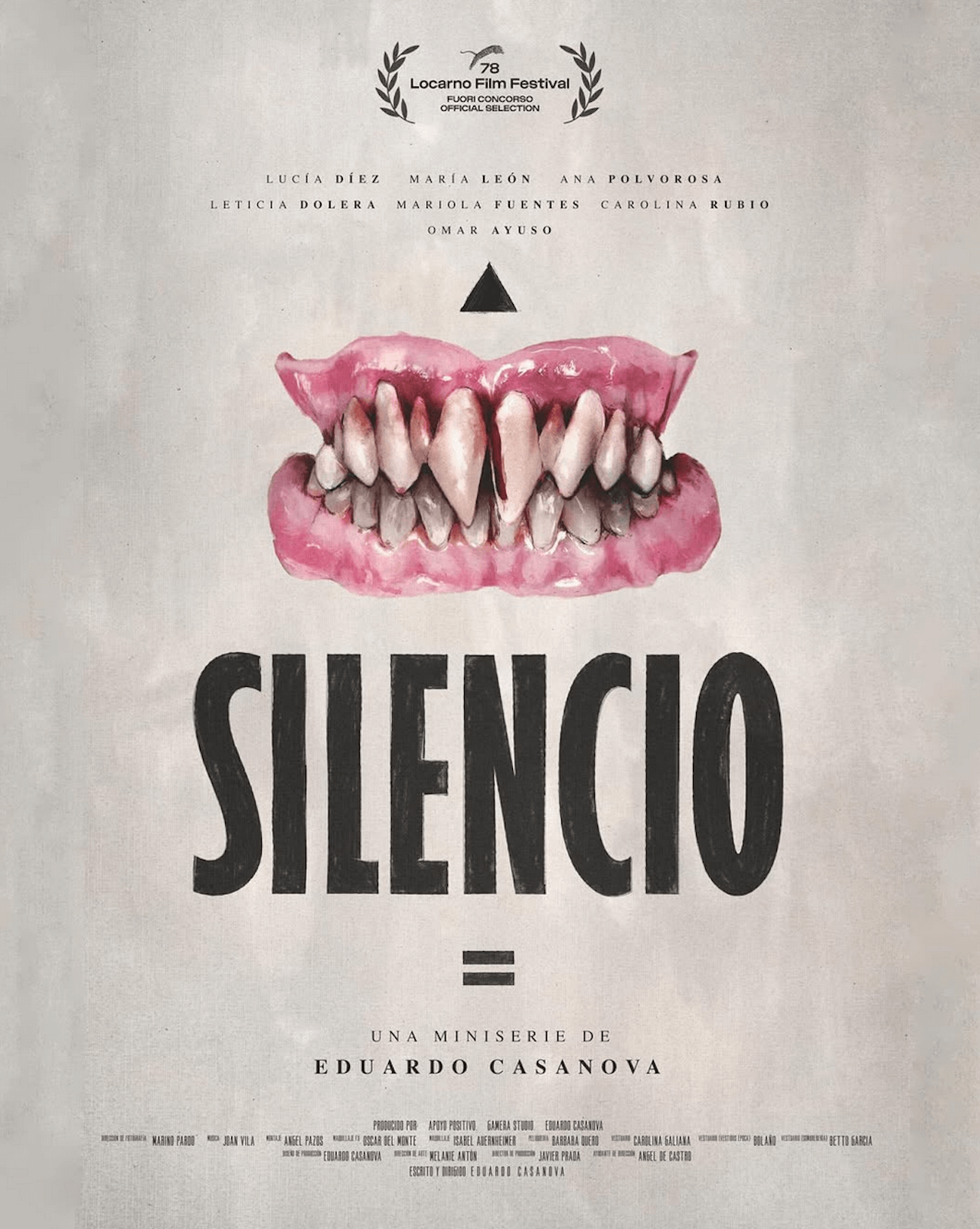Silencio, vampiri nella Spagna anni '80 travolta dall'aids nella nuova miniserie con Omar Ayuso (VIDEO) - Silencio il poster - Gay.it