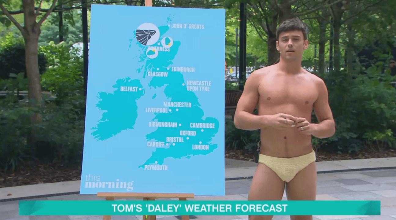 Perché Tom Daley ha presentato il meteo indossando solo uno slip? (VIDEO)