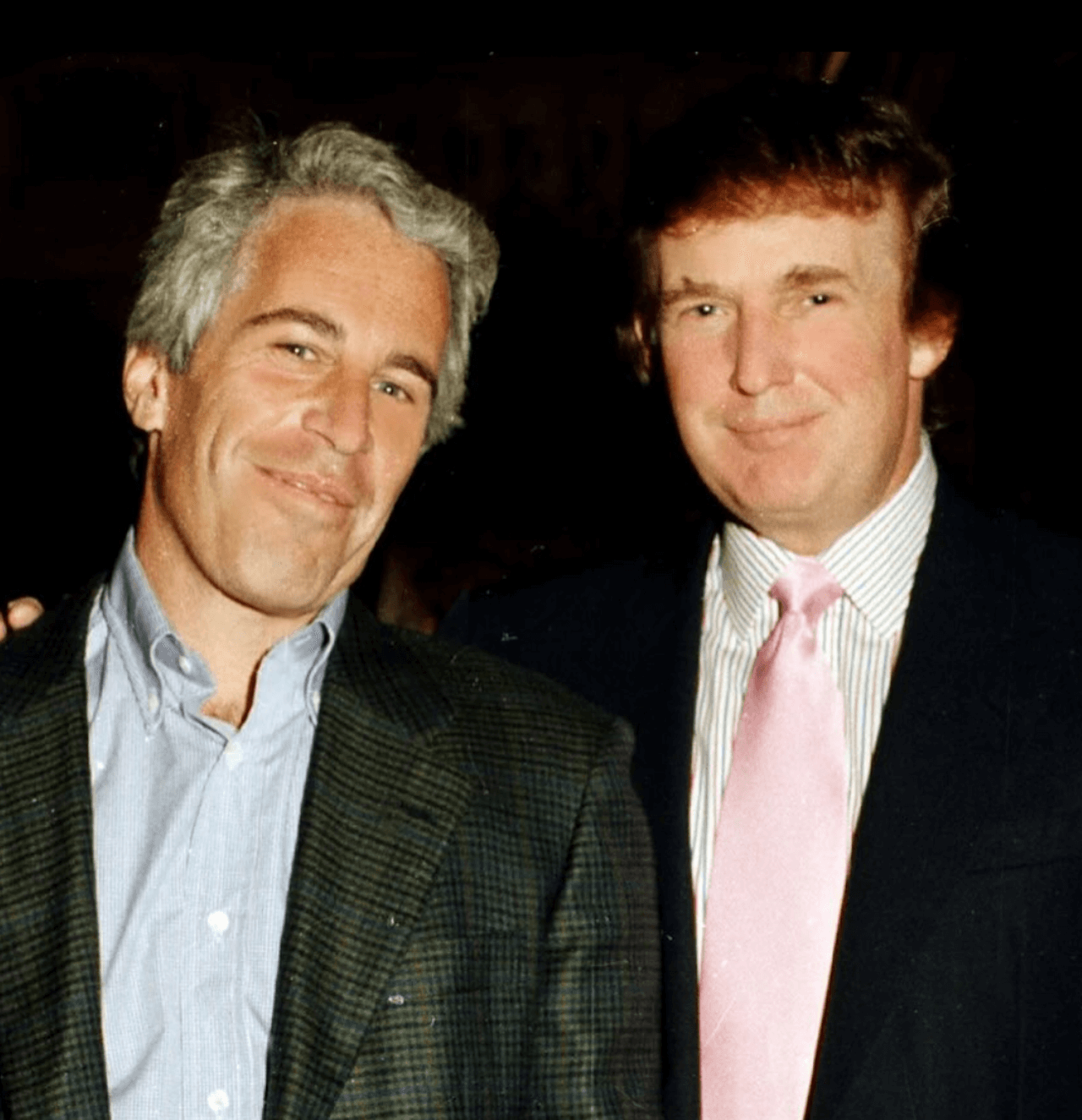 Trump vuole revocare la cittadinanza a Rosie O'Donnell che replica: "Sono una donna queer e ti faccio paura" - Trump e Jeffrey Epstein - Gay.it