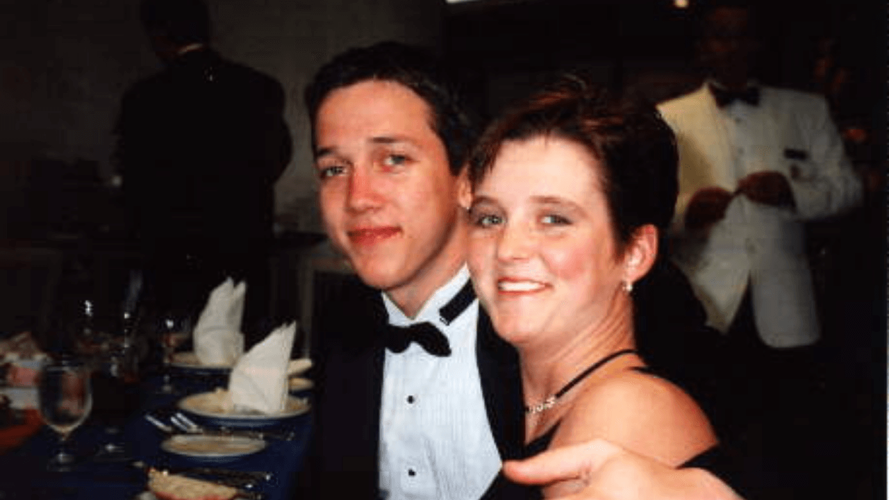 Amy insieme al fratello Brad