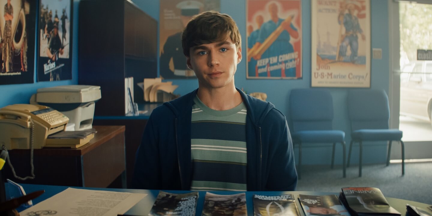 Boots, arriva la serie sui marines gay quando negli USA era vietato dichiararlo - Boots u S1 E1 00 00 12 23 R - Gay.it