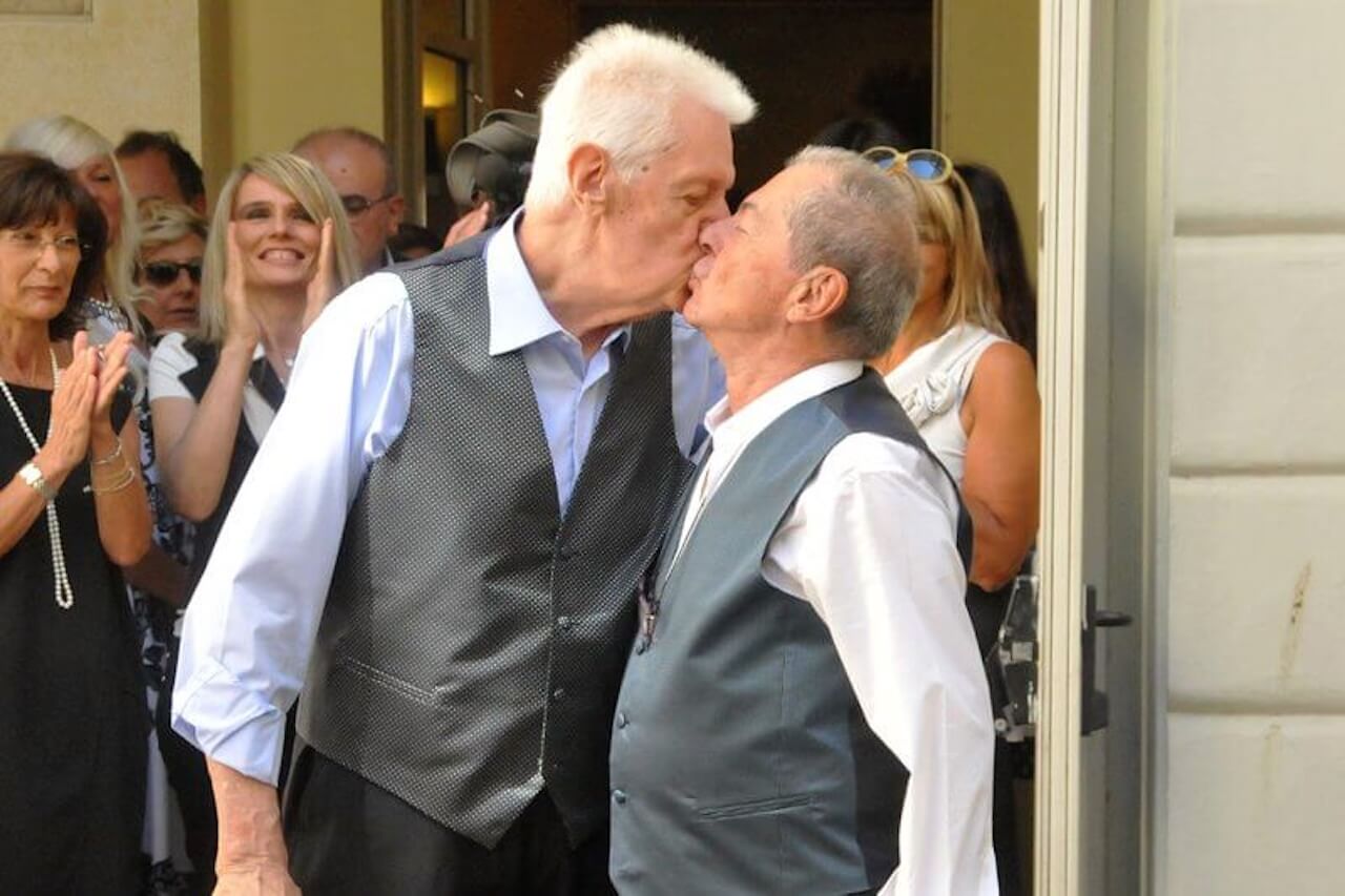 Torino, il comune apre all'idea di un luogo alla memoria dedicato a Gianni Reinetti e Franco Perrello - Gianni Reinetti e Franco Perrello sposi - Gay.it