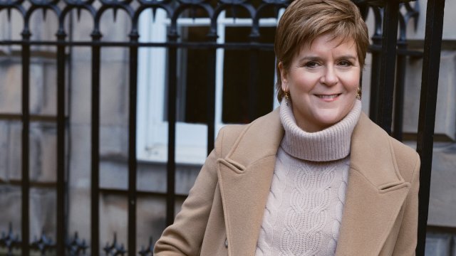 Nicola Sturgeon, l'ex prima ministra scozzese definisce la propria sessualità come "non binaria" - Nicola Sturgeon - Gay.it