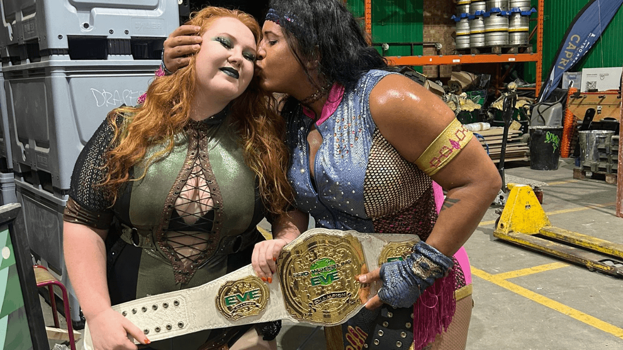 Nightshade e Nyla Rose dopo il match