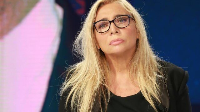 "Mara Venier è una bestia, tratta male i deboli": ferocissima critica della collega