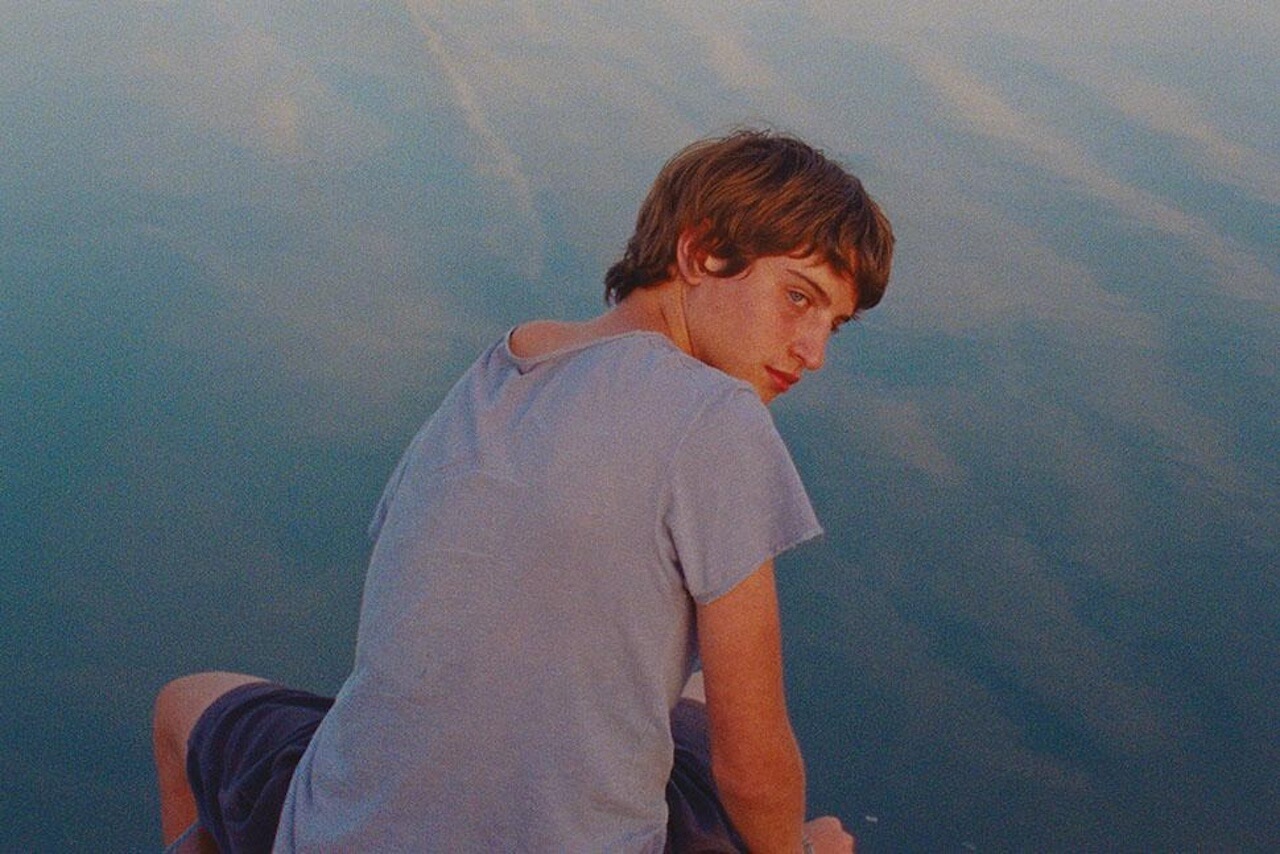 Venezia 2025, Strange River è una coming-of-age queer story sulle rive del Danubio. Le reazioni stampa - strange river - Gay.it