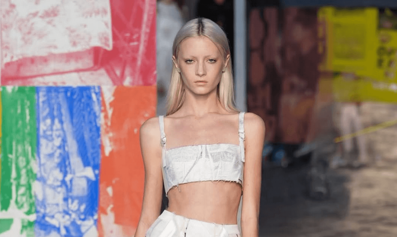 Kai Schreiber, la 16enne figlia trans di Naomi Watts incanta alla New York Fashion Week (VIDEO)