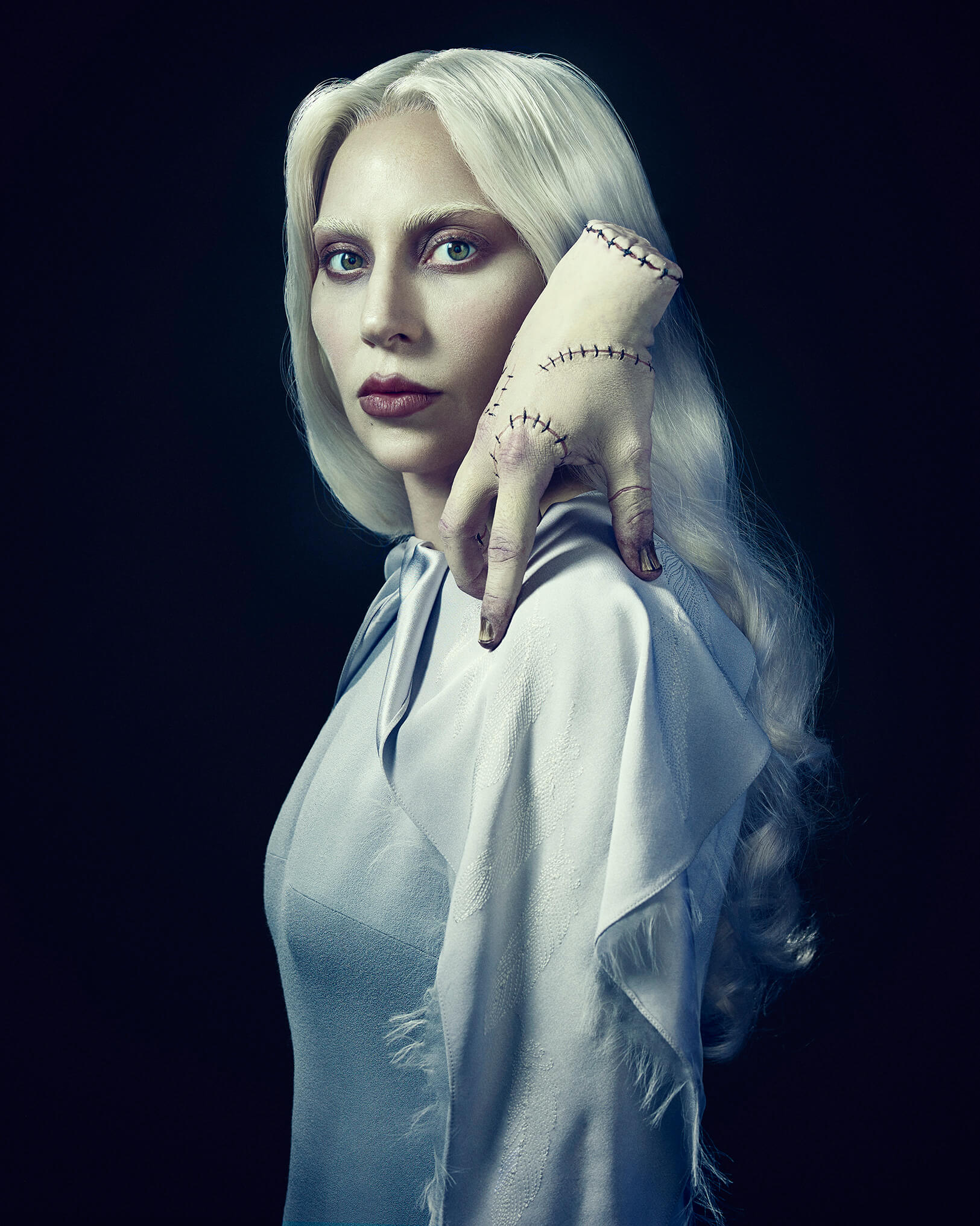 Mercoledì 2, Lady Gaga è Rosaline Rotwood. La prima immagine ufficiale - Mercoledi 2 Lady Gaga nel ruolo di Rosaline Rotwood - Gay.it