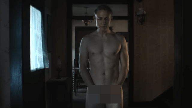 Monster 3, Charlie Hunnam è uno spaventoso Ed Gein nel 1° trailer italiano della serie Netflix - Monster La storia di Ed Gein1 - Gay.it