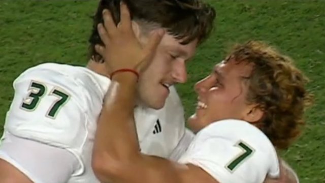 Esplicita il proprio orientamento sessuale uno dei due giocatori di football virali per un abbraccio - Nico Gramatica e Chase Leon sono virali - Gay.it